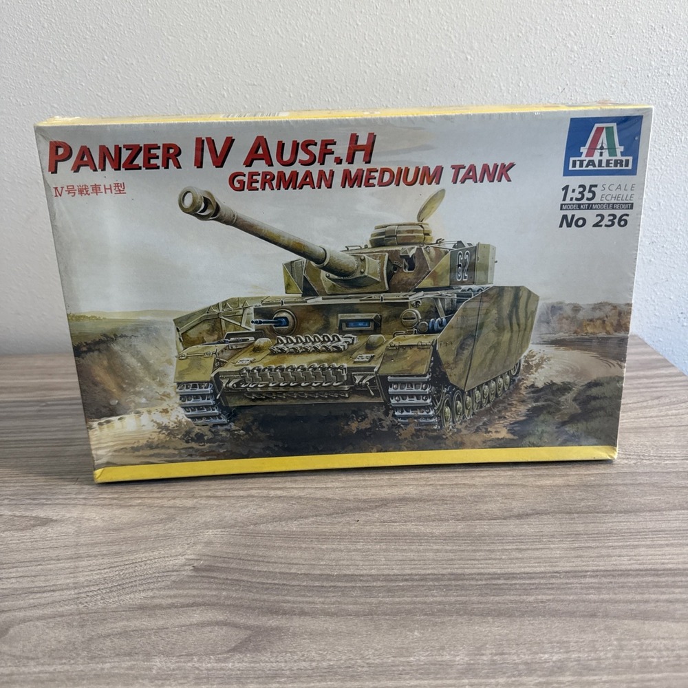 Vintage ITALERI 1:35 Panzer IV Ausf.H German Medium Tank Model Kit #236